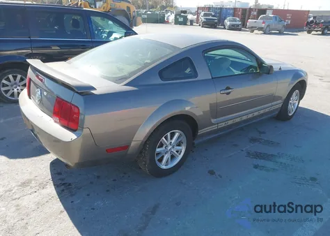 2005 Ford Mustang V6 Deluxe/V6 Premium из США, поврежденный, VIN 1ZVFT80N755186722